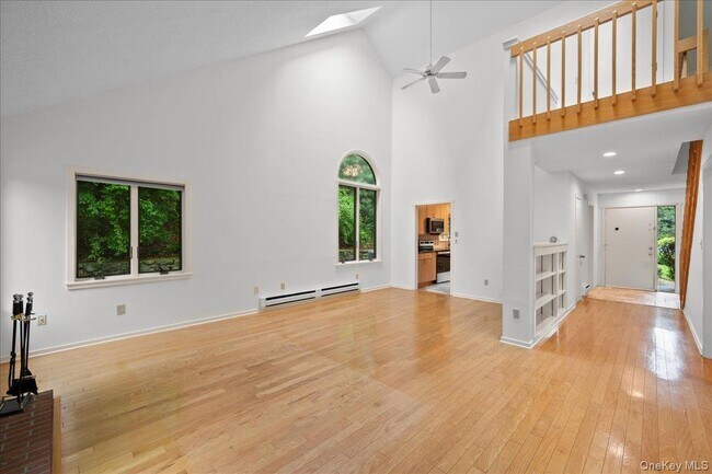Building Photo - 605 A Heritage Hls