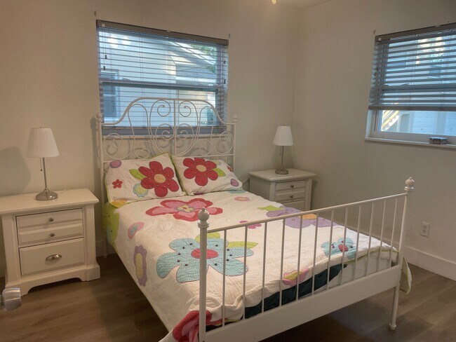 Building Photo - 5442 9th Ave N