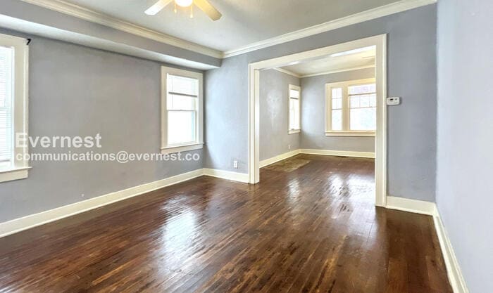 Building Photo - 2215 E Gregory Blvd