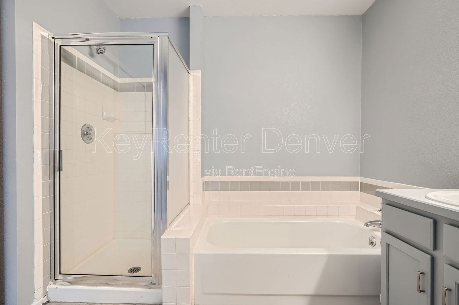 Building Photo - 5742 W 114th Pl