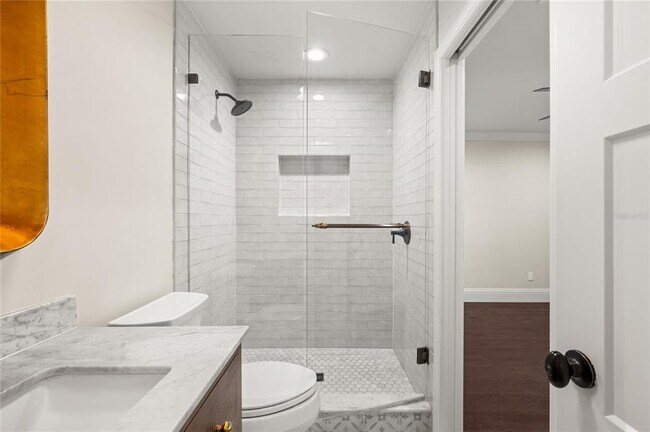 Building Photo - 648 Fitzwalter Dr