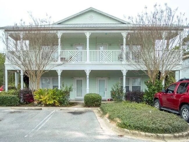 Building Photo - 2 Bedroom, 2 Bathroom Townhouse located in Beautiful Santa Rosa Beach