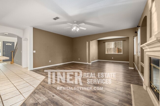 Building Photo - 6530 Aster Ct