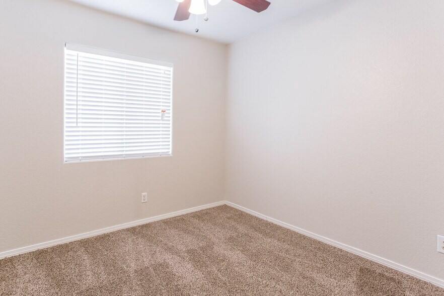 Building Photo - 1205 Spring Breeze Cir