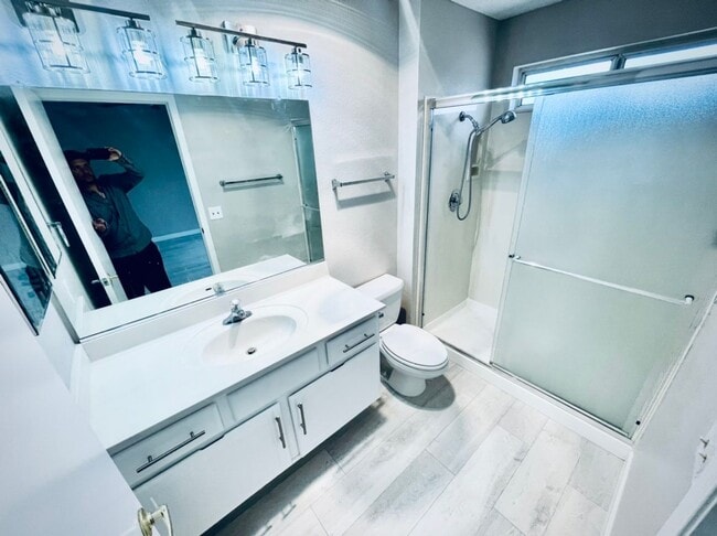 Building Photo - Very Cute 2-Bedroom/2-Bathroom + Den, Single Story Home in Sun City Summerlin! 55+