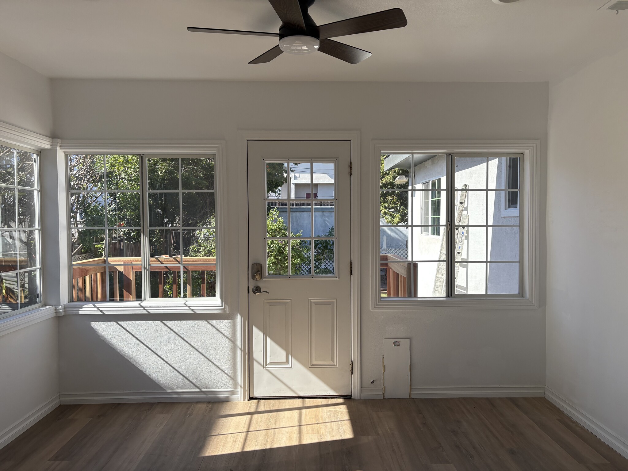 Building Photo - 2405 Perkins Ln