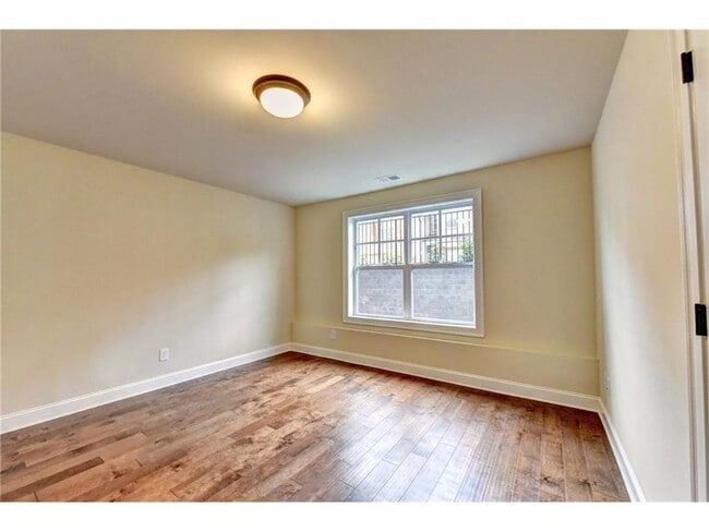 Building Photo - 5239 Cresslyn Rdg