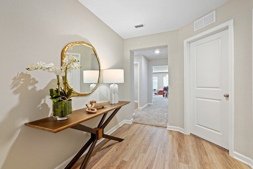 Building Photo - North Pointe Residences