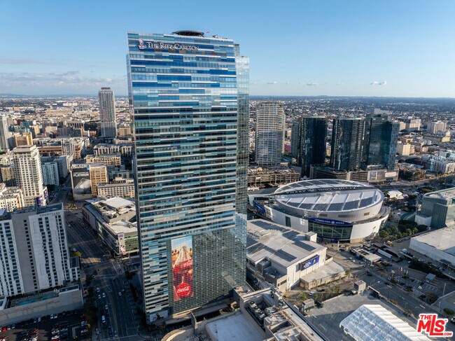 Building Photo - 900 W Olympic Blvd