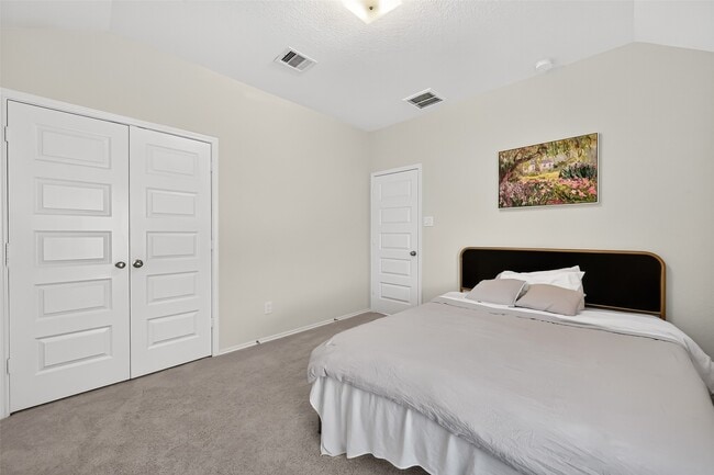 Building Photo - 1601 Darwin Cedar Dr