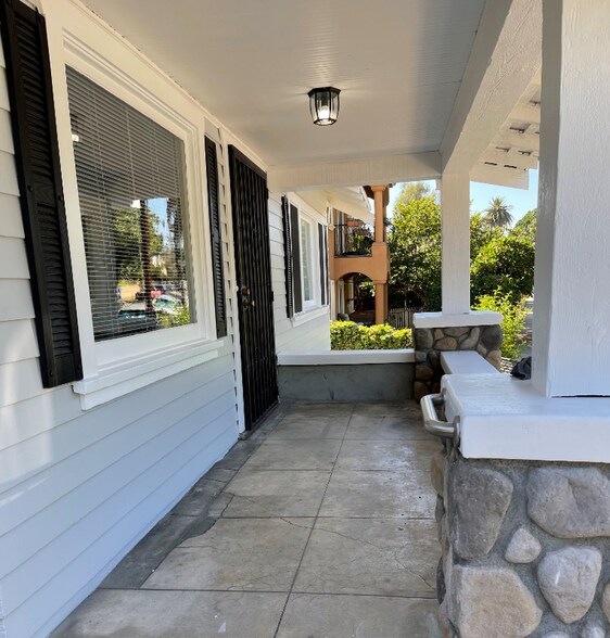 Building Photo - 2510 Elsinore St