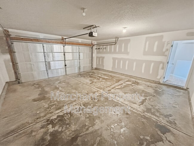 Building Photo - 776 Waterbrook Ln