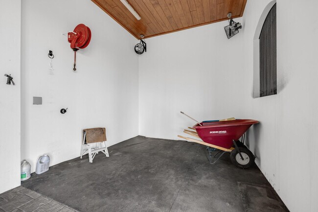 Building Photo - 5181 Lasso Wy