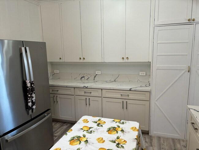 Building Photo - Gorgeous property on 1 plus acres in Kula
