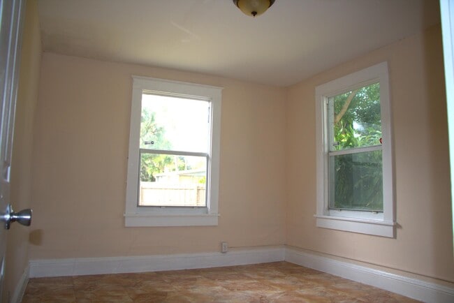 Building Photo - 5701 N Flagler Dr