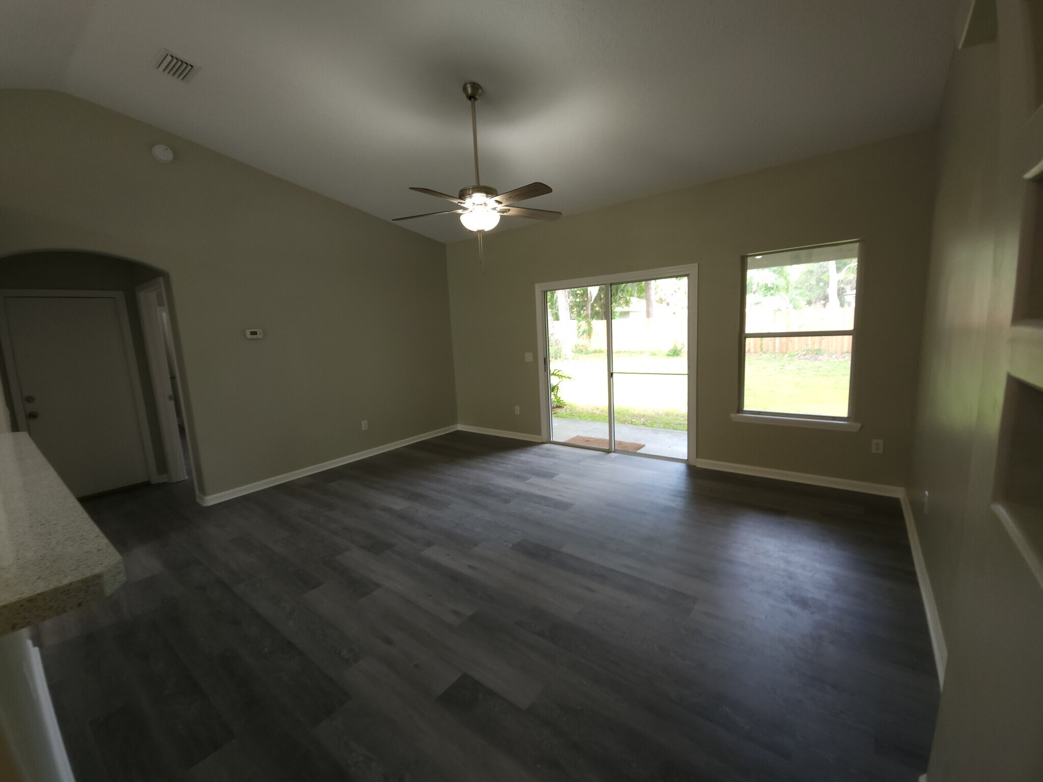 Living room - 95180 Twin Oaks Ln