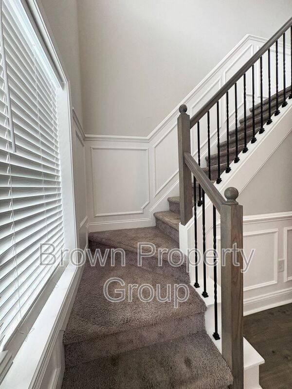 Building Photo - 179 Stafford Ave