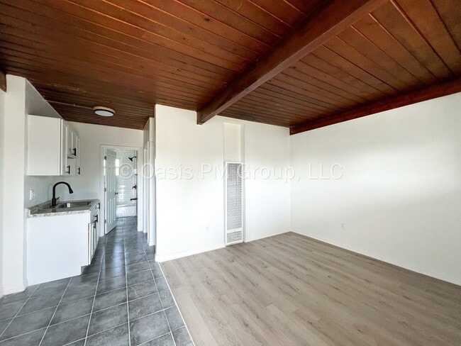 Primary Photo - 3205 Joan Rd