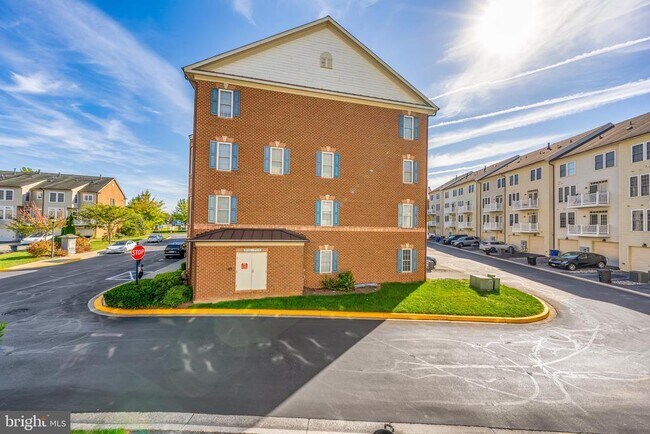 Building Photo - 3687 Spring Hollow Ln