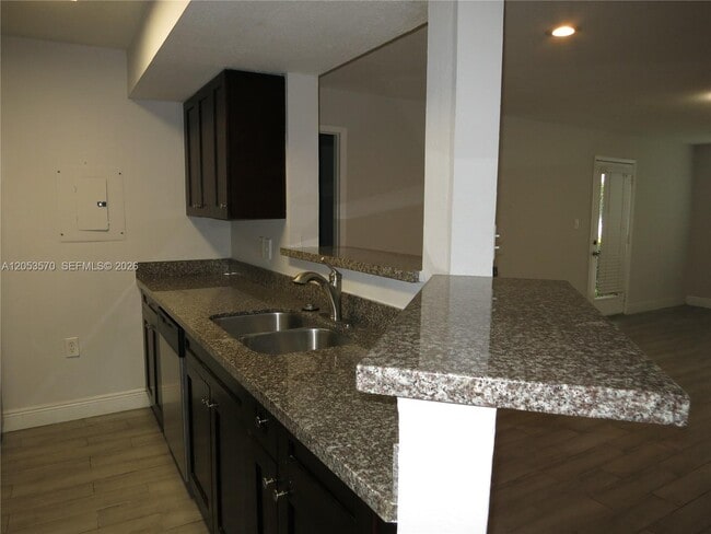Building Photo - 10440 SW 156th Ct