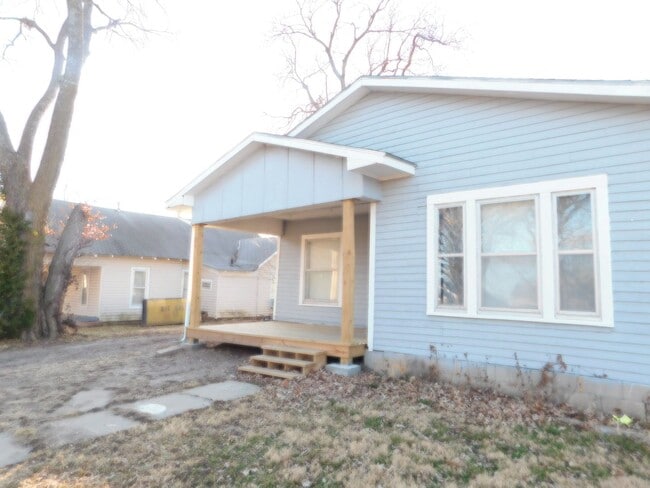 Building Photo - 3 Bed 1 Bath in El Dorado