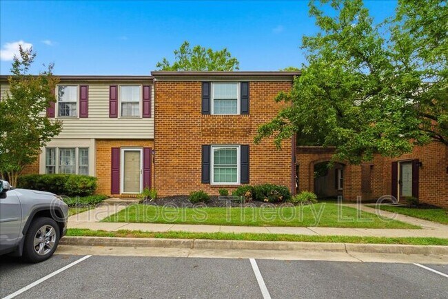 Building Photo - 5713 Independence Cir