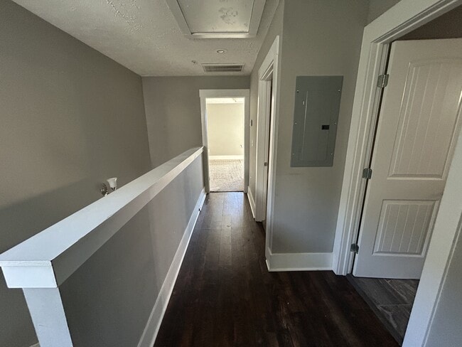 Building Photo - 222 Jasmine Row