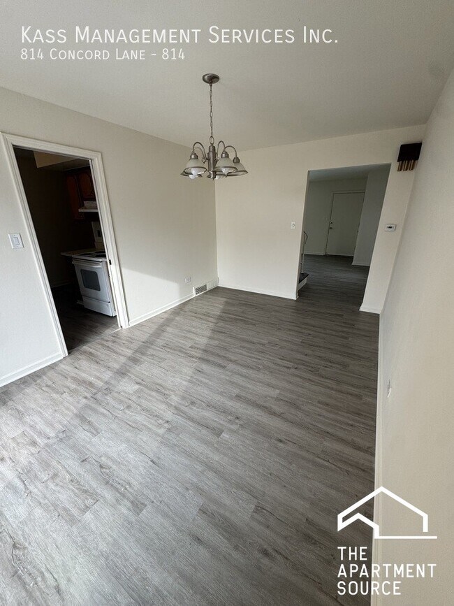 Building Photo - 814 Concord Ln