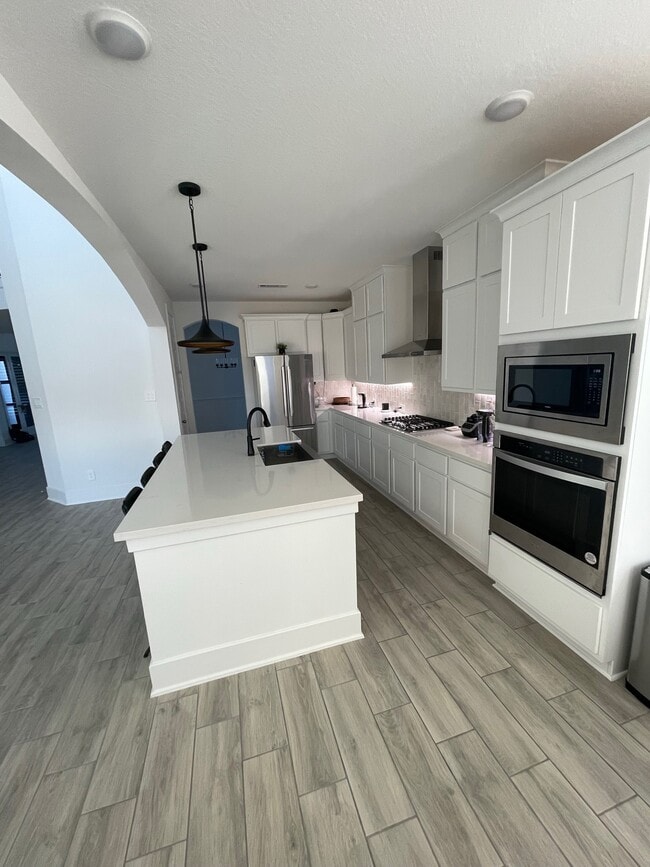 Building Photo - 15623 Roscobie Park Dr