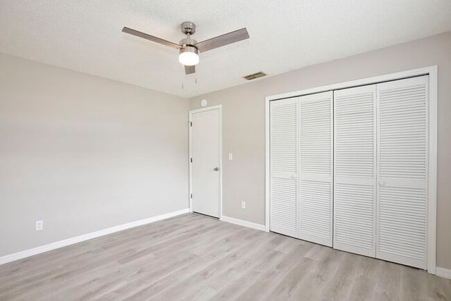 Building Photo - Beautifully Renovated 2-Bedroom Duplex nea...