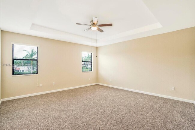 Building Photo - 2637 SE 1st St