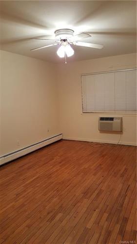 Building Photo - 7 E Lawrence Park Dr E