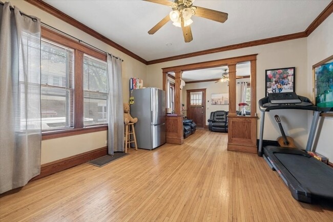 Building Photo - 362 Evans Ave