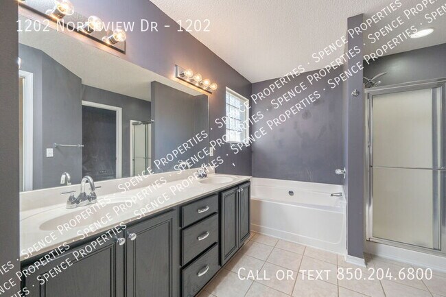 Building Photo - 1202 Northview Dr