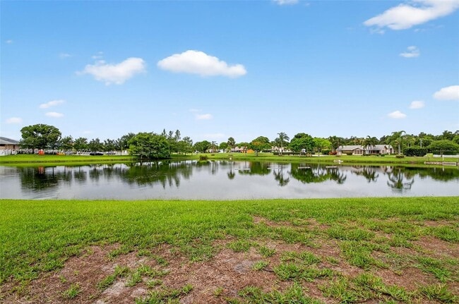 Building Photo - 3810 Rowena Cir