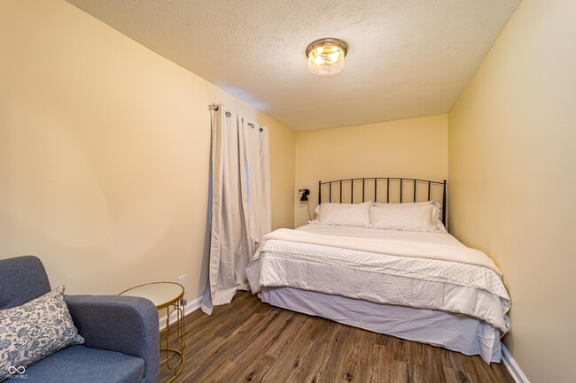 Building Photo - 388 W Pearl St