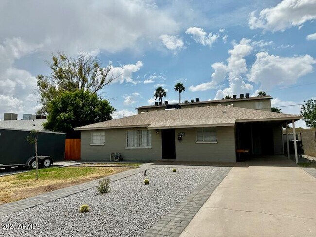 Building Photo - 3142 N 24th Dr