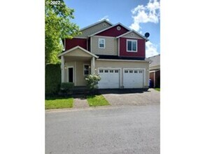 Building Photo - 3 Bedroom Fairview Home, Close to Blue Lak...