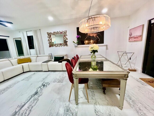 Building Photo - 8280 NE 1st Pl