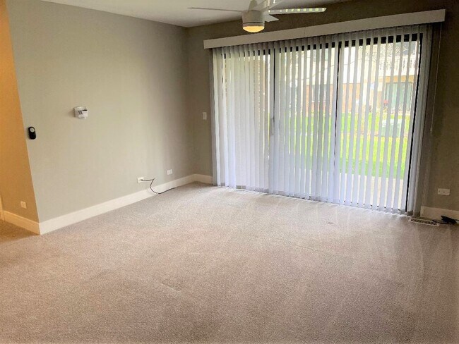 Building Photo - 1050 Southbury Ln