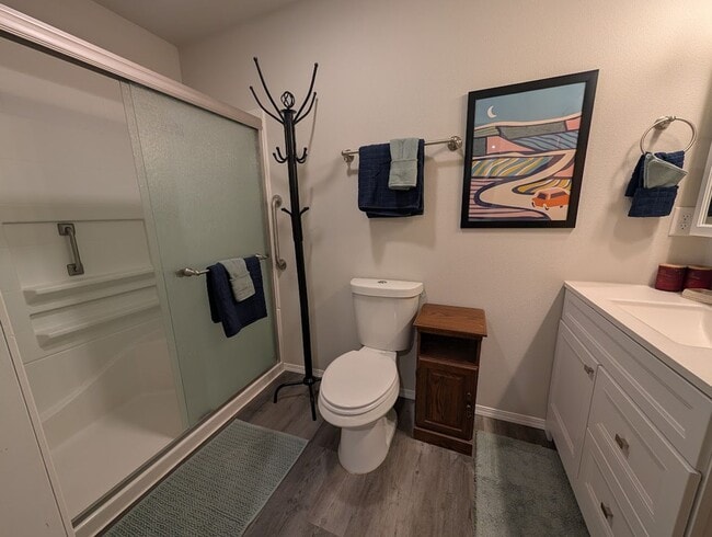 Building Photo - Lovely Furnished Apartment in the Clarkston Heights