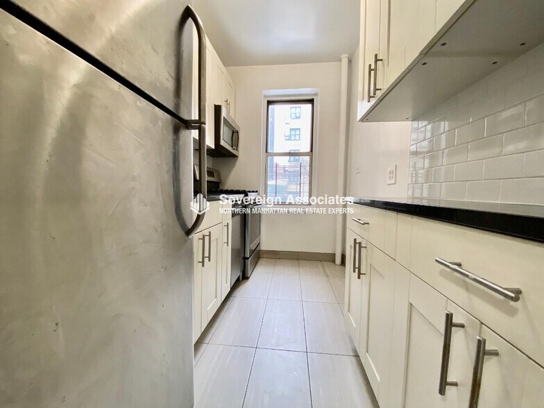 Building Photo - 100 Bennett Ave