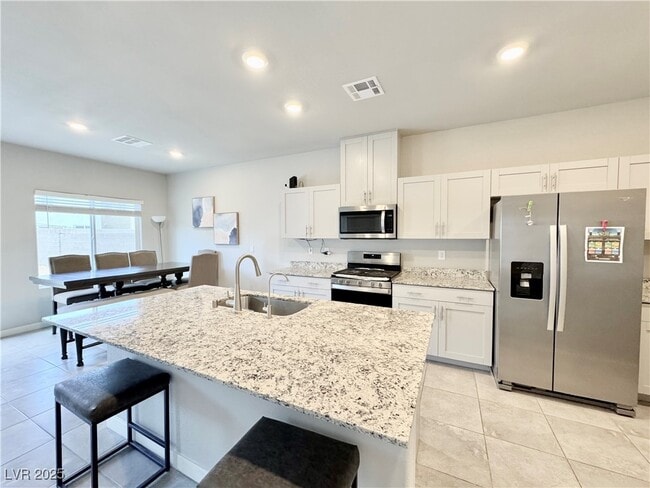 Building Photo - 7848 Pink Opal Ave