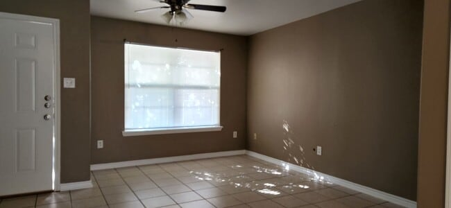 Building Photo - 2262 FM2864