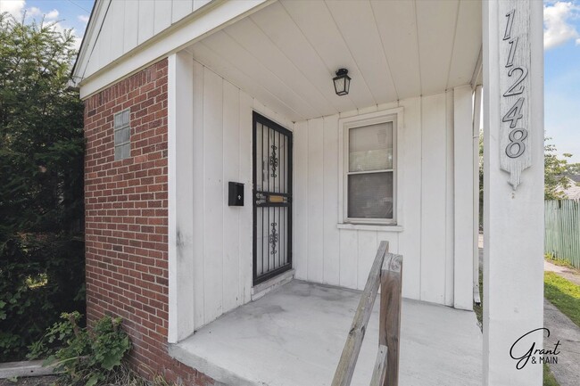 Building Photo - $1250 3 bedroom bungalow