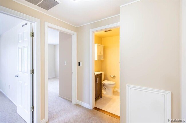 Building Photo - 6832 New Providence Way