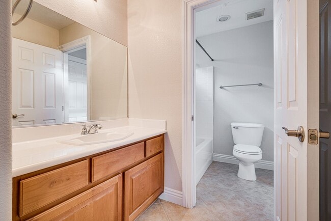 Building Photo - Spacious 3-Bedroom Home Featuring Downstai...