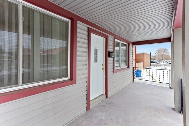 Building Photo - 7645 Fisher Ave