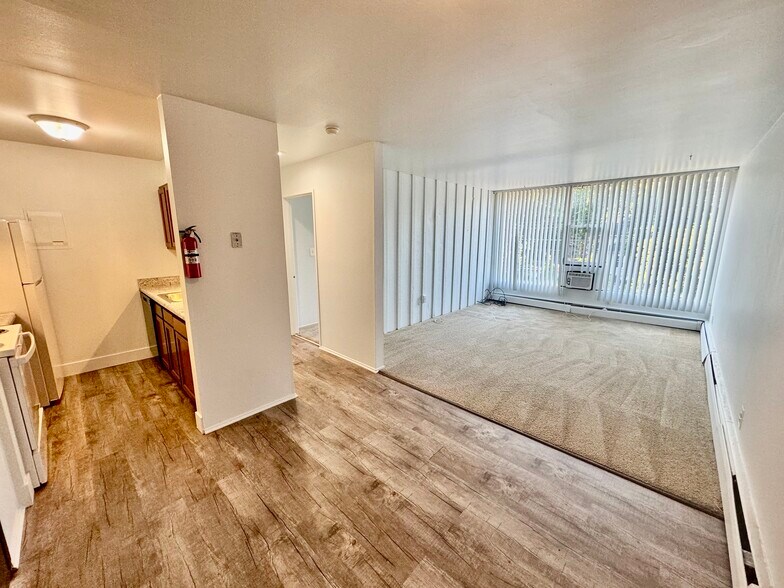 Building Photo - Tower Inn Apartments