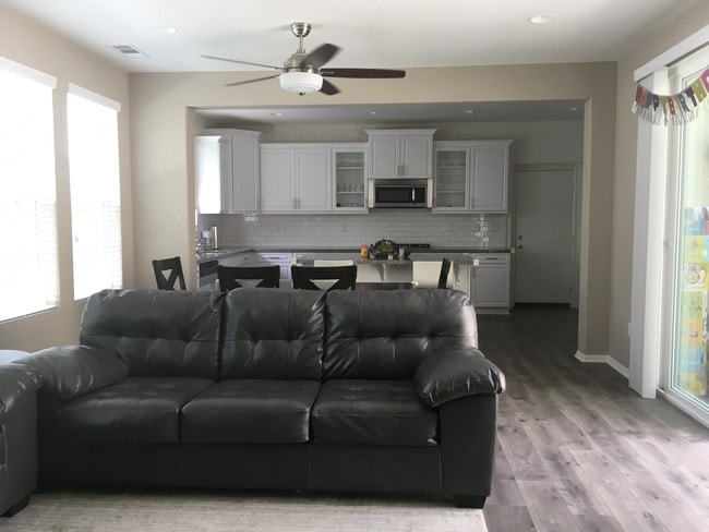 Building Photo - 101 Acamar